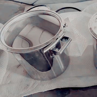 قیمت خوب بشکه استیل ضد زنگ 30 لیتری 100 لیتری 200 لیتری 205 لیتری 210 لیتری 35 گالن 55 گالن برای پنیر، فستیو، روغن زیتون، مواد غذایی، سر باز با زهکشی، فروش آنلاین