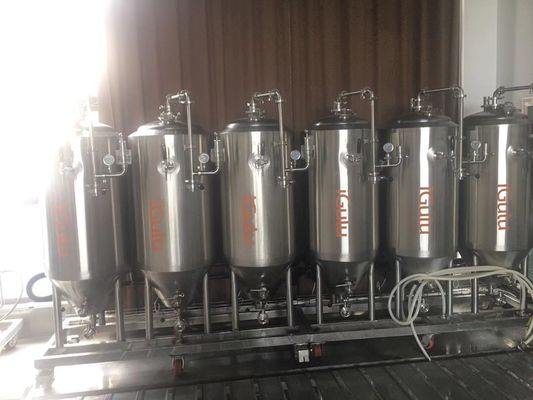قیمت خوب 316L Stainless Steel Beer Fermenter , Ss Brewing Conical Fermenter With Jacket آنلاین