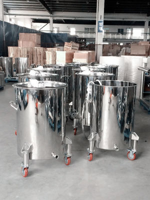 قیمت خوب 316L  Stainless Steel Water Bucket , Dairy Storage Tanks With Wheels آنلاین